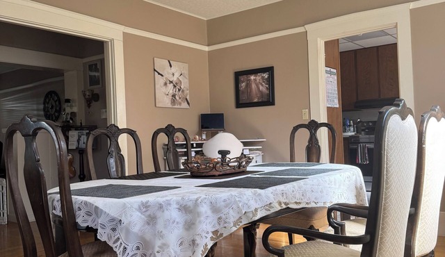 Tranquil 2-bedroom house with AC in friendly Stockton neighborhood