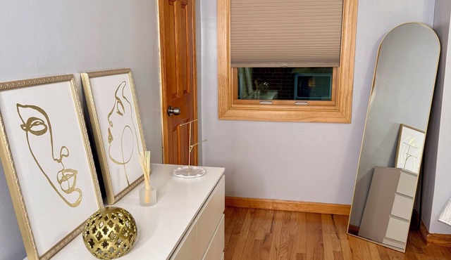 Tranquil 2-bedroom updated apartment with AC in charming Hackensack
