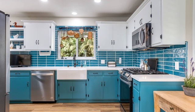 Tranquil 2-bedroom Downtown Westchester House with AC in Bakersfield