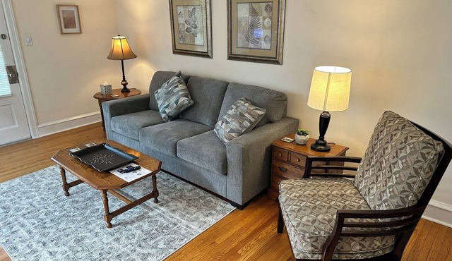 Tranquil 2 BR Grnd Fl Near Bryn Mawr College