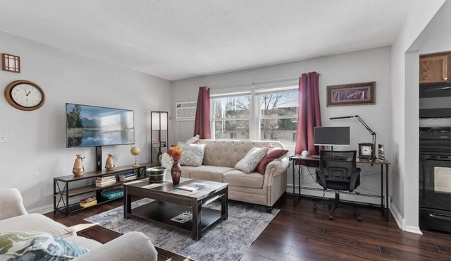 Tranquil 2BR Apt NE Mpls - 8073 Apt 4