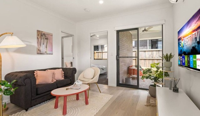 Tranquil 2BR Retreat with Local Charm & Comfort