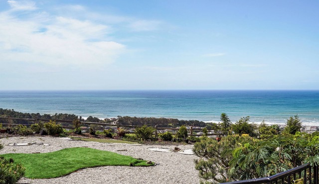 Tranquil 2BR with Coastal Mountain Views