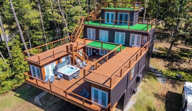 Tranquil 3-bedroom 3.5 Bath Tree house in Lookout Mountain plus cottage