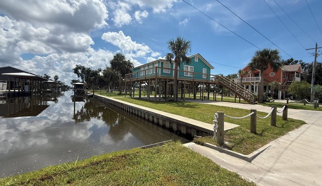 Tranquil 3-bedroom house on Canal in Horseshoe Beach.