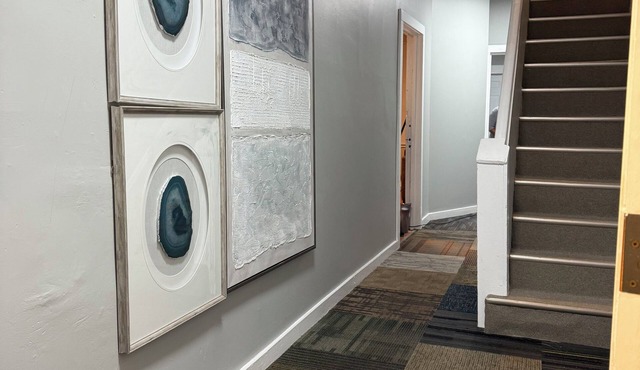 Tranquil 3-bedroom apartment with AC in lovely New Haven Apt.# 2