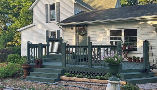 Tranquil 3-bedroom farmhouse in charming Carthage with AC