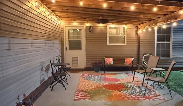 Tranquil 3-bedroom house near stadium, park, downtown in Hartselle