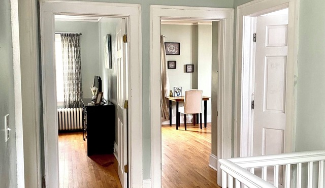 Tranquil 3-bedroom house with additional full-size sofa bed in Hartford