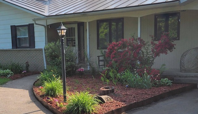 Tranquil 3-bedroom In Upper Level House on 2.5 Acres 1 Mile from Wisconsin River
