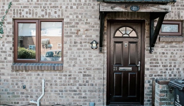 Tranquil 3B House- Sleeps 6, Garden & Free Parking