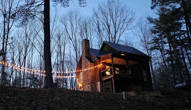 Tranquil 3BR cabin in Monroe by the Blue Ridge Parkway - Rest, Restore, Explore!