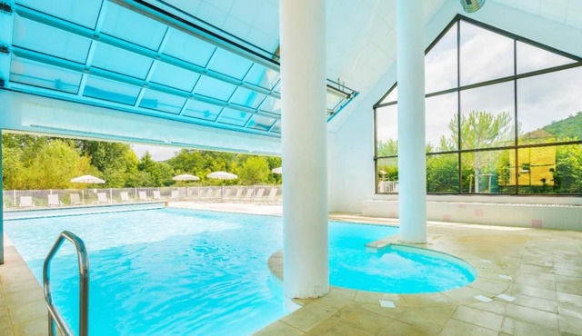 Tranquil 3BR Riverside Retreat w/ Heated Pool, Sauna- Proximity to Lascaux Caves