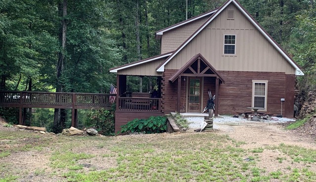 Tranquil 4-bedroom cabin with AC in charming Wedowee
