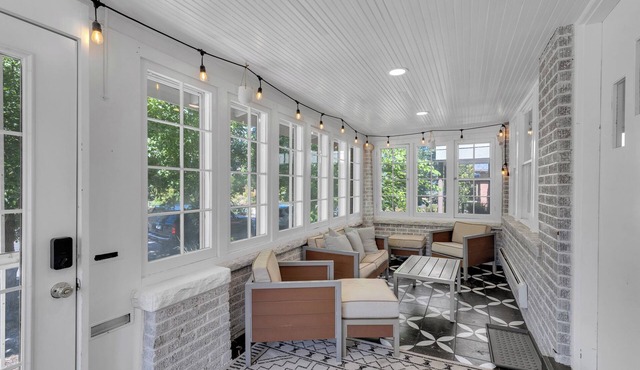 Tranquil 4-bedroom house with AC in Denver