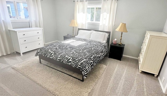 Tranquil 4-bedroom house with WiFi close to SeaTac