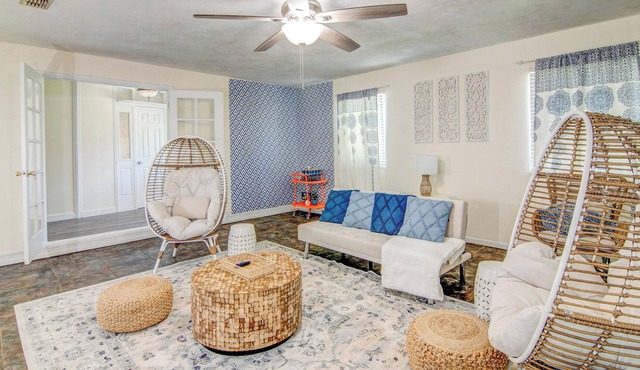 Tranquil, 4 BR, Large Backyard with Fire Pit and BBQ