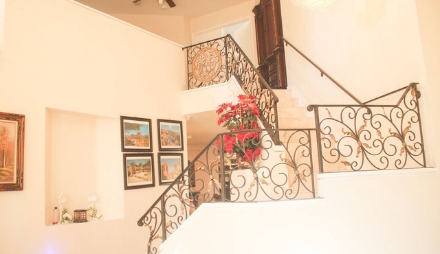 Tranquil 4BR/3BA private house w/inviting yard perfect for any type of stay