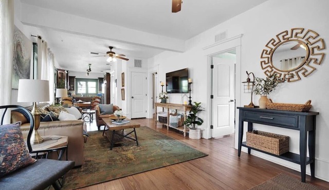 Tranquil Avondale Home, Walkable to Food & Shops!