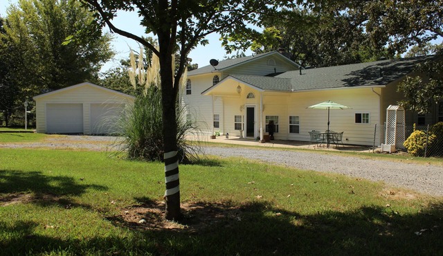 Tranquil Bay House on Lake Tenkiller near Tahlequah