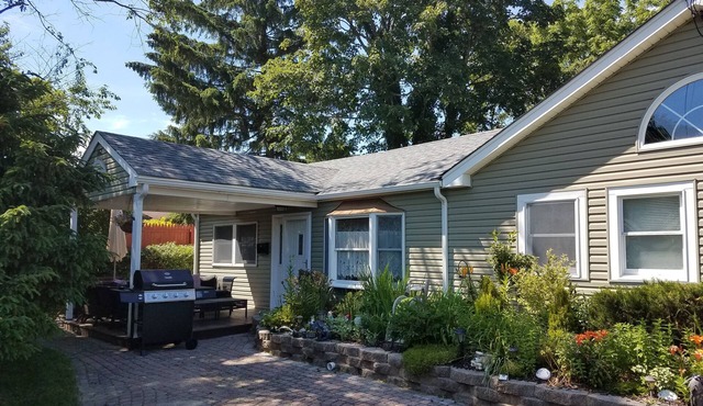 Tranquil Beach Ranch-near Beach/POOL/Lake-5 beach/pool badges-Outdoor Shower