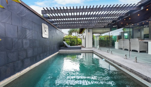 Tranquil Beach Side Retreat - Inquire 4 Long Stay Discounts