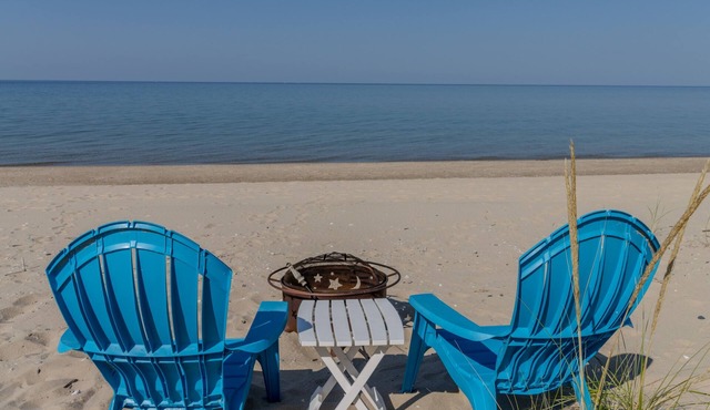 Tranquil beachfront studio at Sunset Suite