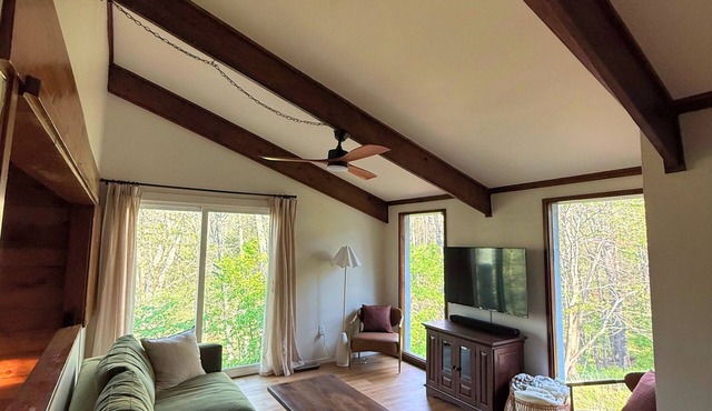 Tranquil bike-in, bike-out chalet in charming Bella Vista