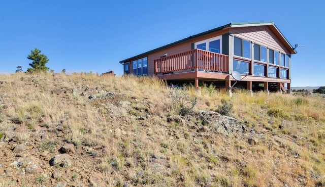 Tranquil Cabin Getaway w/Panoramic Mtn View!