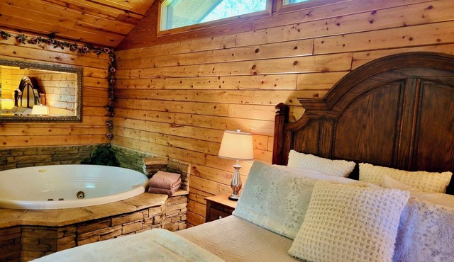 Tranquil Cabin- Perched on Mountain Top boasting jacuzzi for two and expansive deck with views! Trail & Cave on Property!