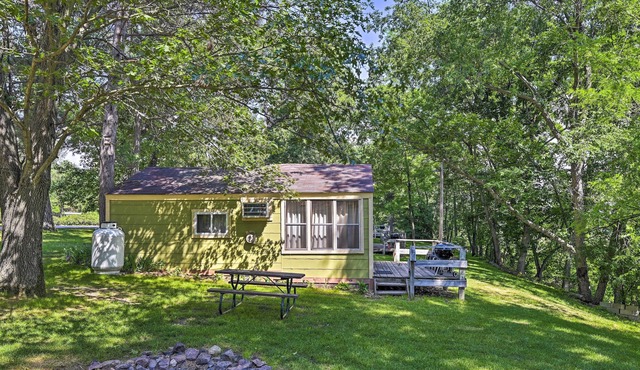 Tranquil Cabin w/ Fire Pit - Fisherman's Paradise!
