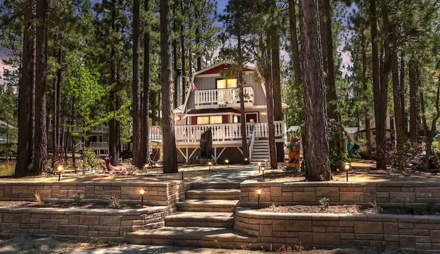 Tranquil Cabin with Barbecue and Beautiful Outdoor Living Space in Big Bear Lake, California