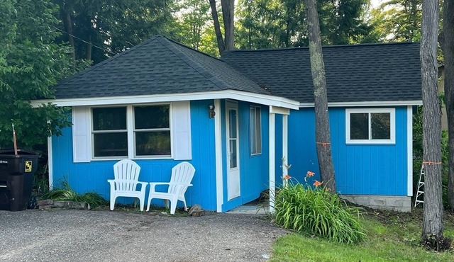 Tranquil cabin with WiFi in charming Au Train.
