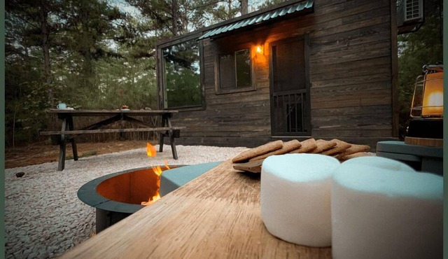 tranquil cabins 2 queen bunk - Tranquil Cabins Studio Bunk sleeps up to 4 people and is nestled in the majestic pines of Winona, Texas near Tyler.