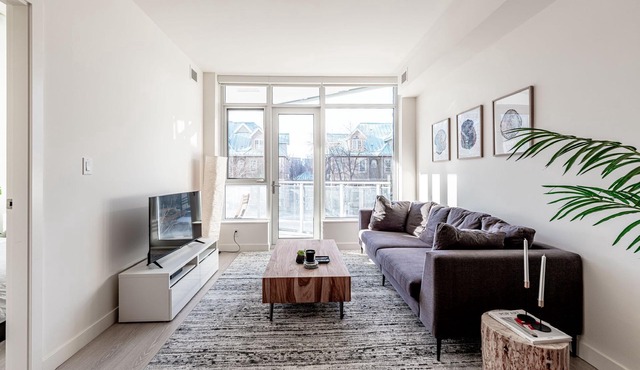 Tranquil & Central 1 BR Riverside Oasis