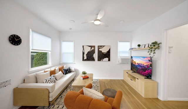 Tranquil Charm · Chic Pasadena Gem!