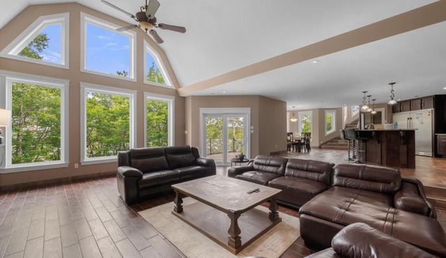 Tranquil Chateau on Moody Lake