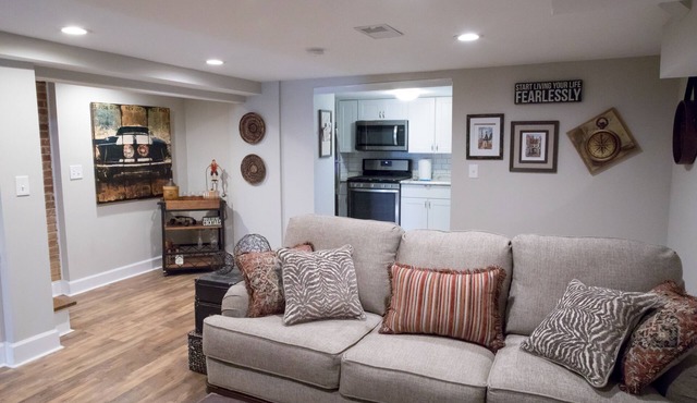Tranquil City Oasis in Hip Neighborhood w/Free Parking