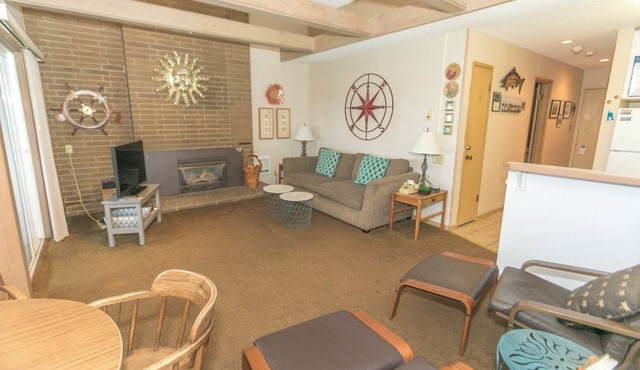 Tranquil Coastal Getaway with Sauna, Full Kitchen, and Resort-Style Amenities