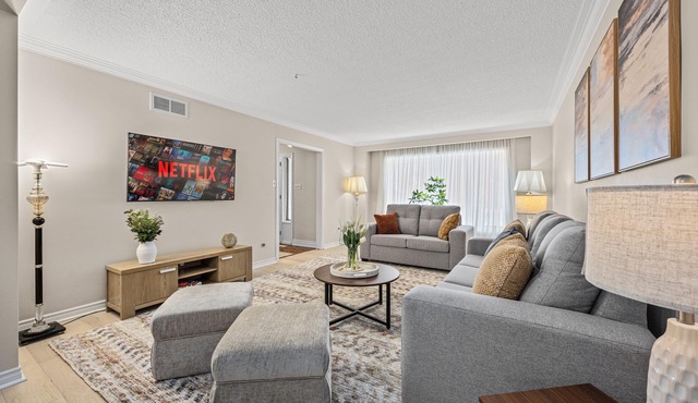 Tranquil & Comfortable: 5BR Retreat in Georgetown