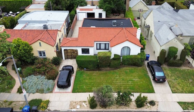 Tranquil Comfortable Clean 2BR Home Mid Wilshire