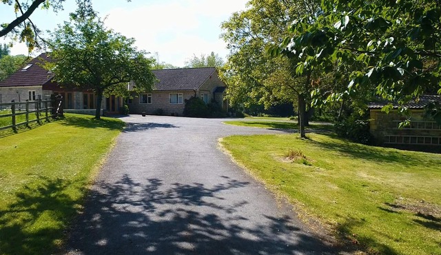 Tranquil, converted barn annex, spectacular gardens