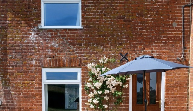 Tranquil Cottage adjoining rural farmhouse 5 miles from Suffolk Coast