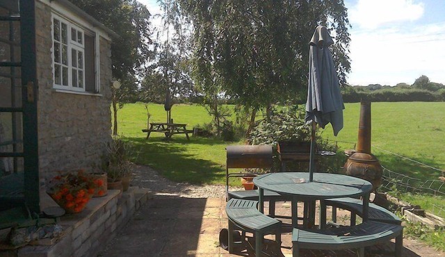 Tranquil Cottage Retreat in Bath