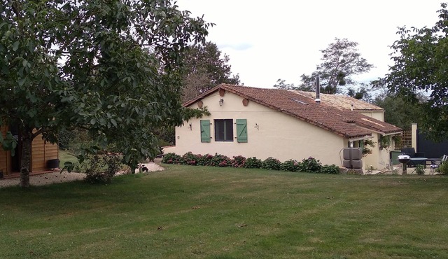 Tranquil cottage set in the heart of the Deux Sevres countryside.