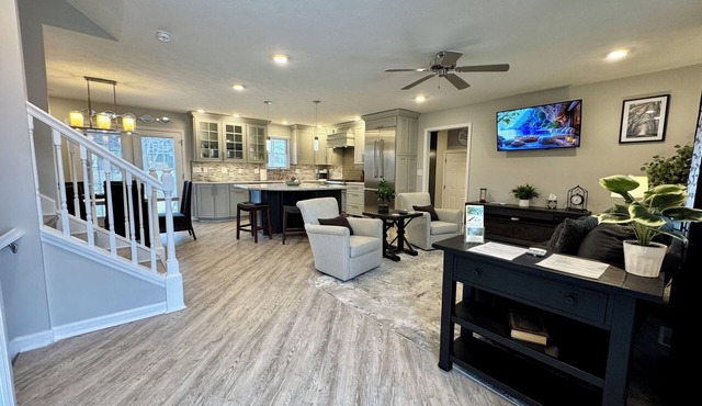 Tranquil Country Elegance -3 Min to WEC -4BR Retreat