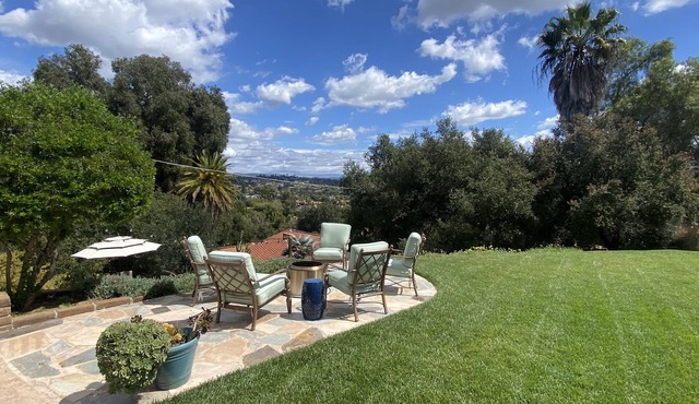 Tranquil country setting w/majestic views