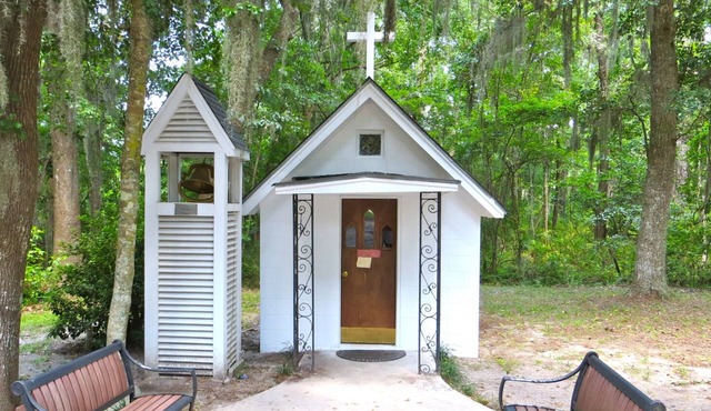 Tranquil country setting with screened gazebo and labyrinth, Townsend