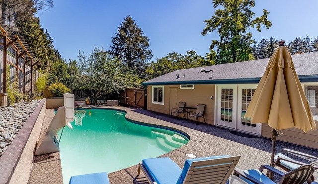 Tranquil dog-friendly cottage with outdoor pool, patio, gas grill, & yard