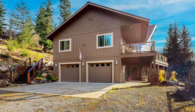 Tranquil & dog-friendly mountain retreat with hot tub, fireplace, & great views